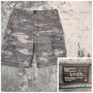 Union Pacific Northwest Outdoor Men Grey Camo Cargo Shorts Size 32 Fit 34 Cotton